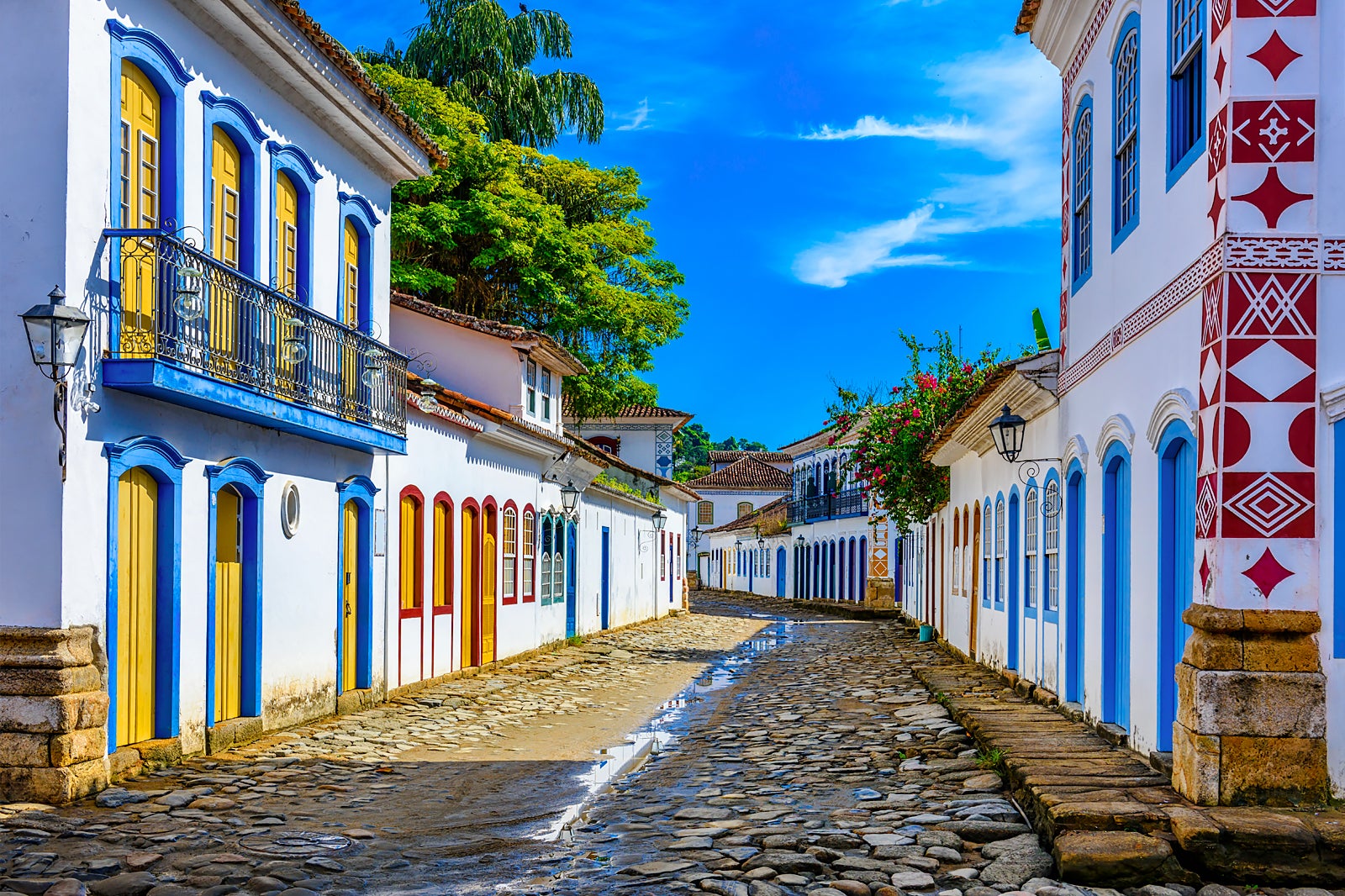 Por que você precisa visitar Paraty ao menos uma vez na vida?